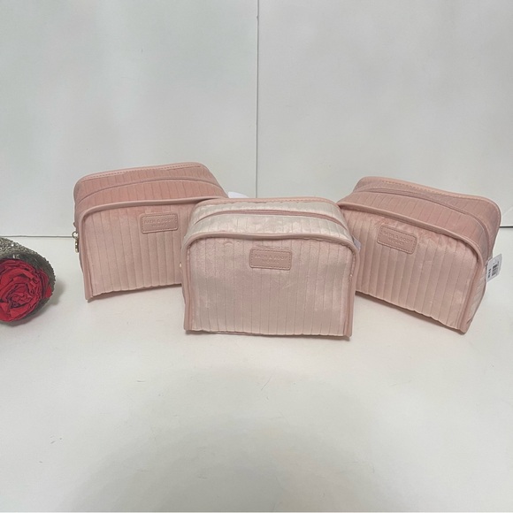 Bath & Body Works Pink Velvet Travel Toiletry Bag / Makeup Bag - Reemoly - Picture 1 of 11